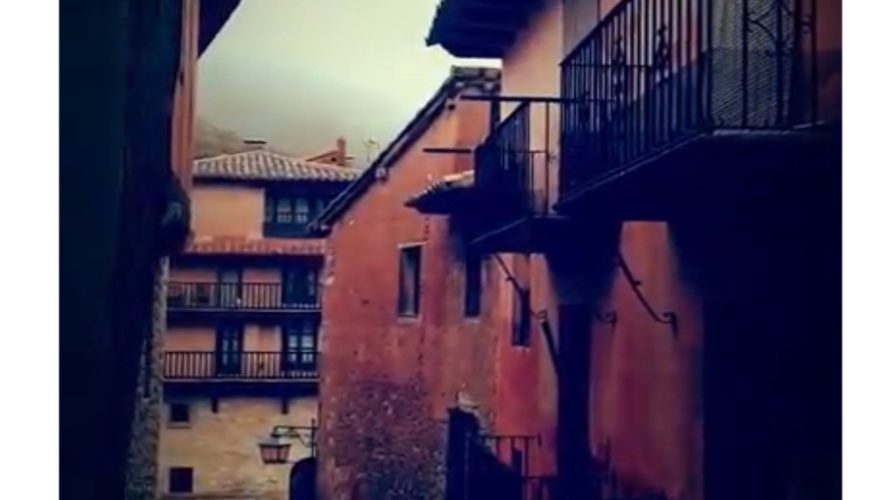 #Comenzamos #VisitaGuiada en #Albarracín #AlbarracínEspecial #CasaMuseo y #Teruel …la #lluvia no nos frenará