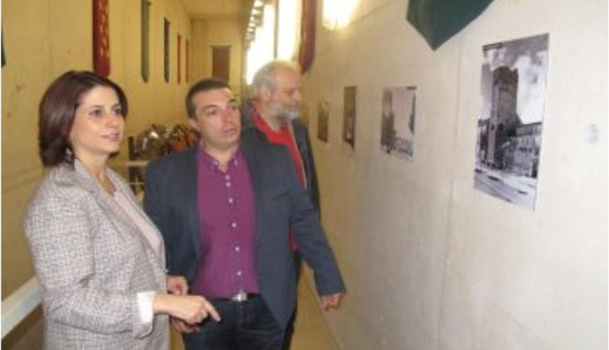 Noticia Diario de Teruel: La Muralla de Teruel exhibe su evolución en el último siglo en una exposición con 20 fotografías