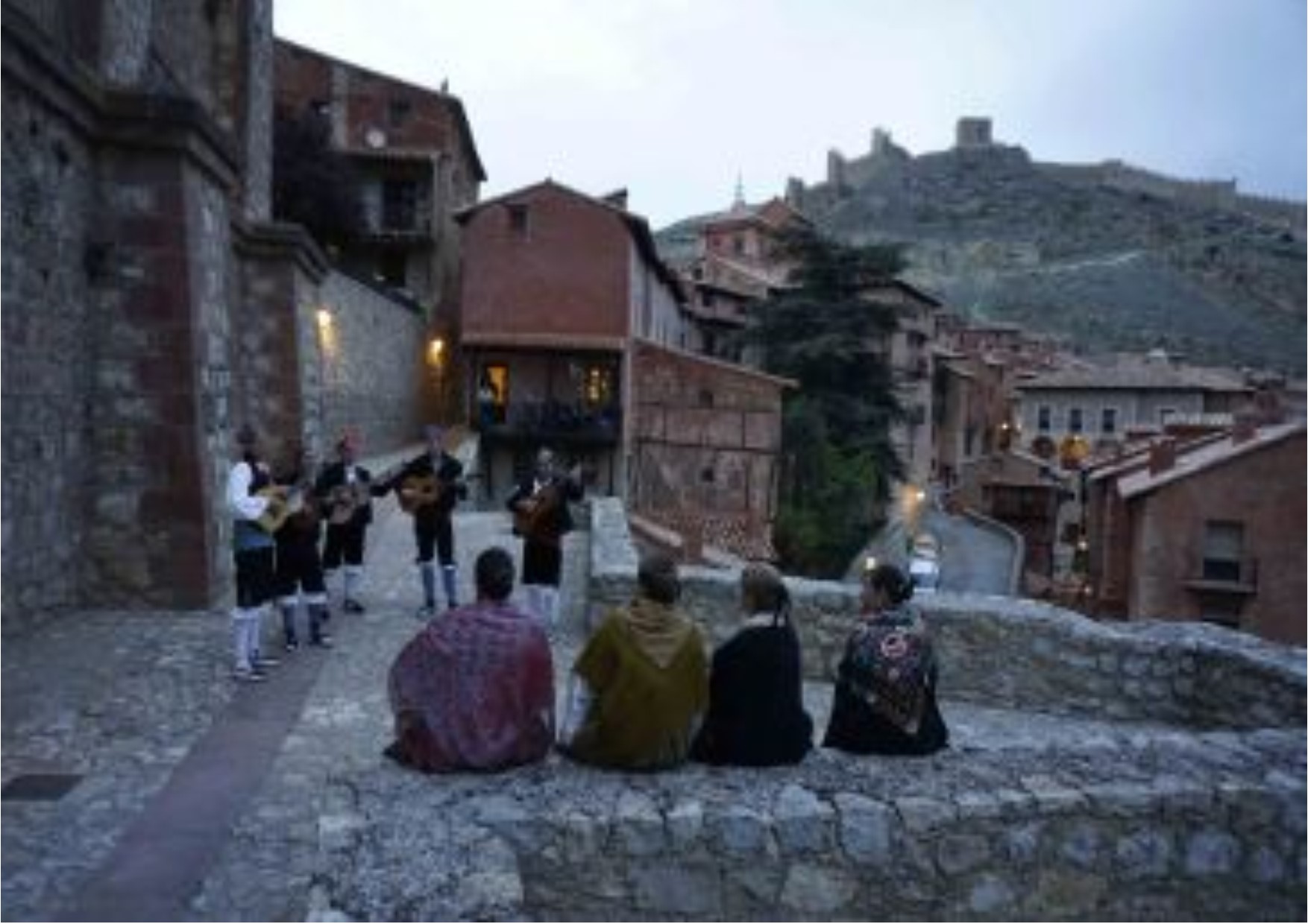 Noticia de Diario de Teruel: 30 de abril: Los Mayos dan la bienvenida a la primavera en la Sierra de Albarracín con cantos y rondallas