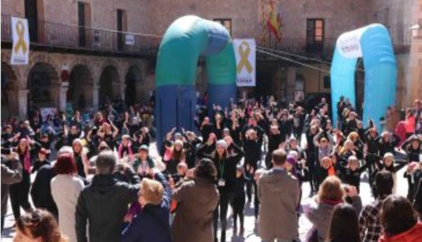 NOTICIA Diario de Teruel: Albarracín se vuelca con Aspanoa con un mercadillo solidario, música y deporte