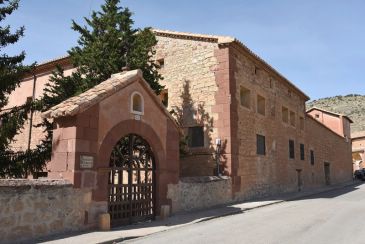 Noticia Diario de Teruel: El Grupo Gargallo adquiere el convento de las Dominicas en Albarracín para hacer un hotel que podría ser de cinco estrellas y que dará empleo a 35 personas