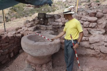 Noticia Diario de Teruel: Los trabajos arqueológicos afloran los restos de la primera iglesia de Peracense