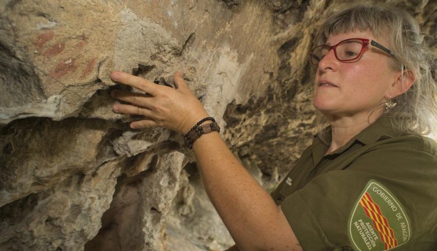 Noticia Heraldo de Aragón: Encuentran unas pinturas rupestres en una pared rocosa de la foz de Sigüés