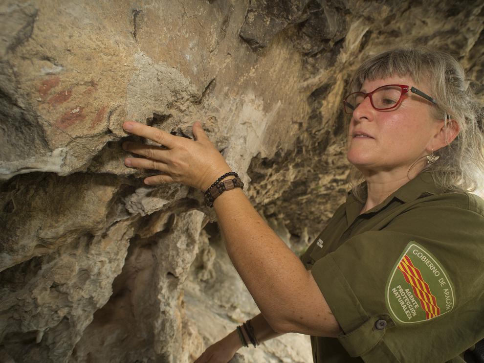 Noticia Heraldo de Aragón: Encuentran unas pinturas rupestres en una pared rocosa de la foz de Sigüés