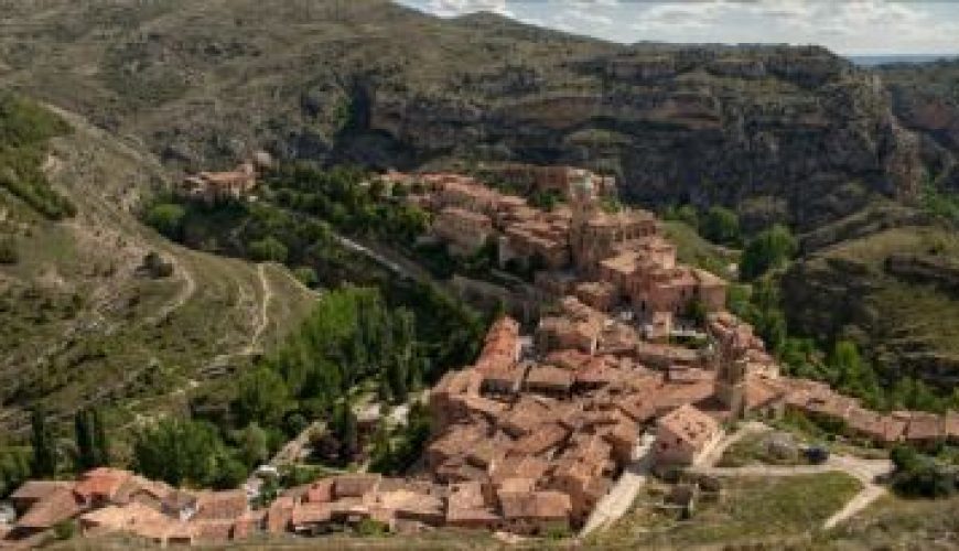 Noticia Diario de Teruel: Albarracín, en el top 10 de los pueblos más buscados de España en 2019
