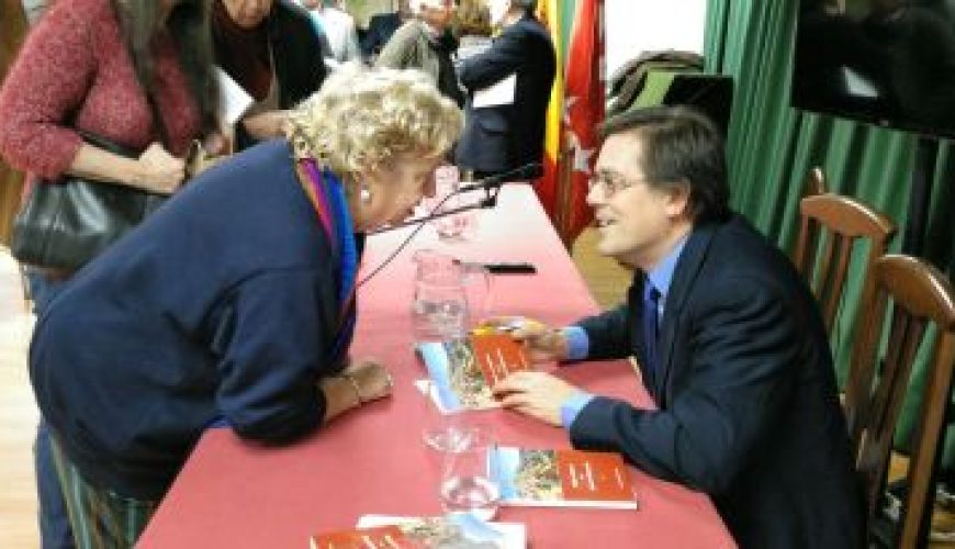 Noticia Diario de Teruel: Víctor Lacambra publica ‘Víctimas del silencio’ y ‘Versos para una tormenta’