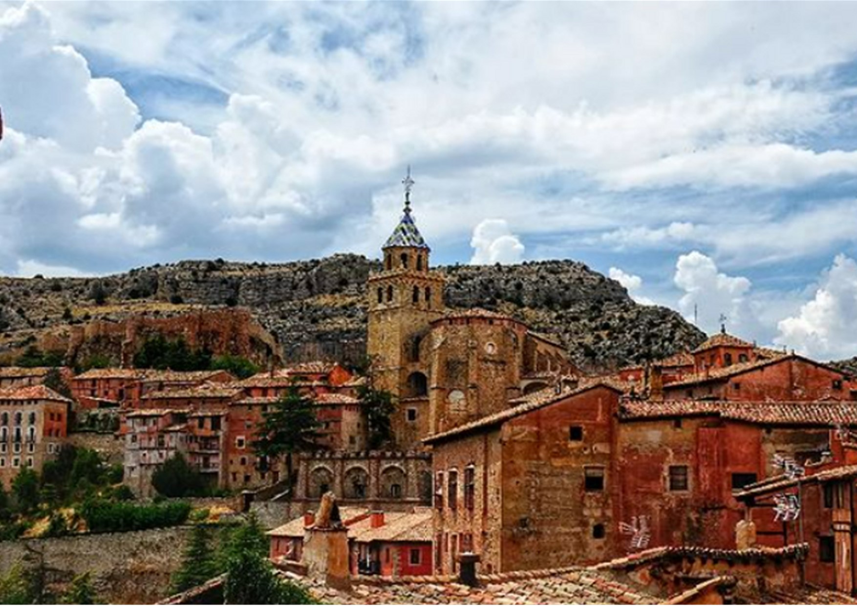 Noticia Divinity: Los destinos que debes visitar si no tienes pueblo: de Albarracín a Alarcón