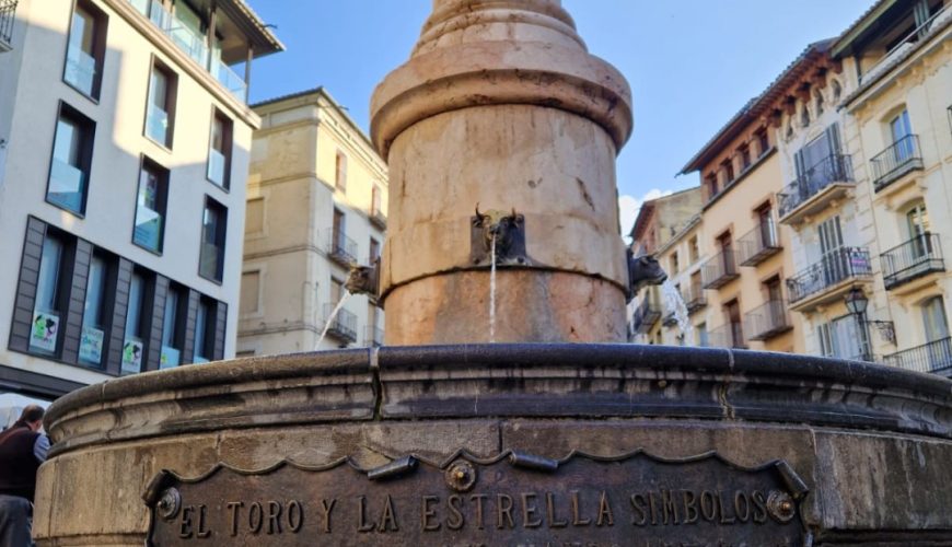 La Plaza del Torico en Teruel con ANDADOR Visitas Guiadas