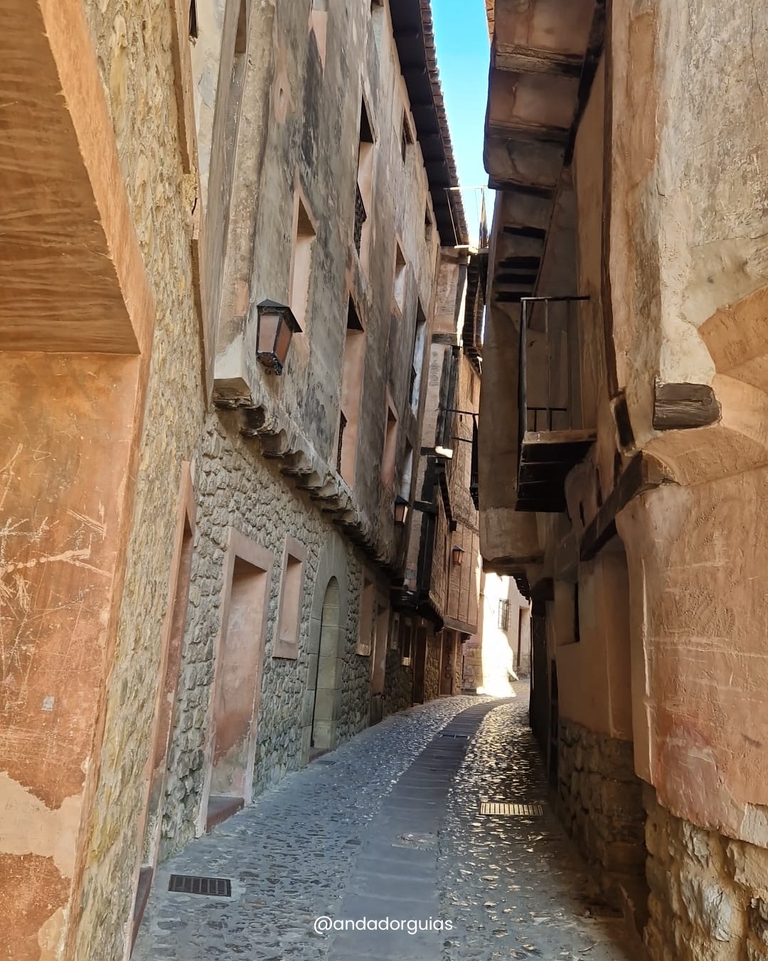 Foto desde nuestra sede en Calle Portal de Molina, 4 en la misma Plaza Mayor de Albarracín