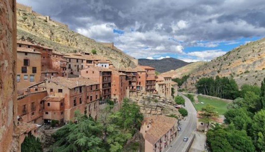 De visitas guiadas en Albarracín con ANDADOR Visitas Guiadas