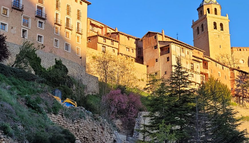 Noticia Heraldo de Aragón: Albarracín saca a la luz 650 metros de su muralla más escondida